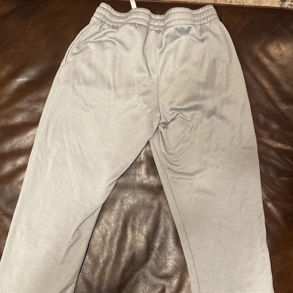 Under Armour Boys Joggers gray, youth large - Picture 6 of 7